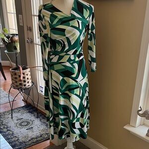 New York & Company Green and White Patterned Long Sleeve Wrap Dress, Size L